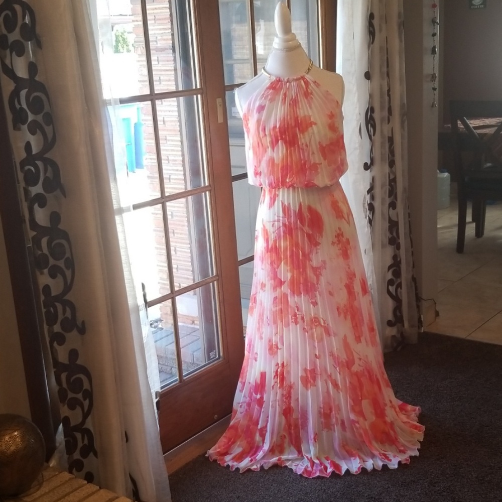 Beautiful floral long dress. Size 2